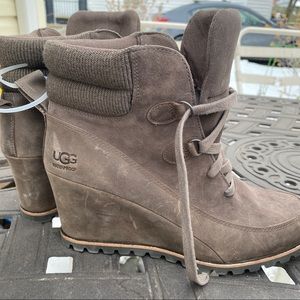 UGG KRISTON MOLE BOOTS - WOMEN'S